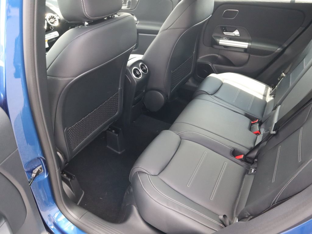 Certified 2024 Mercedes-Benz GLA 35 AMG 4MATIC image 10