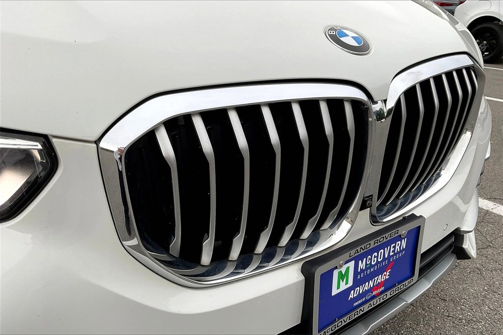 Used 2022 BMW X5 xDrive40i w/ Parking Assistance Package image 27