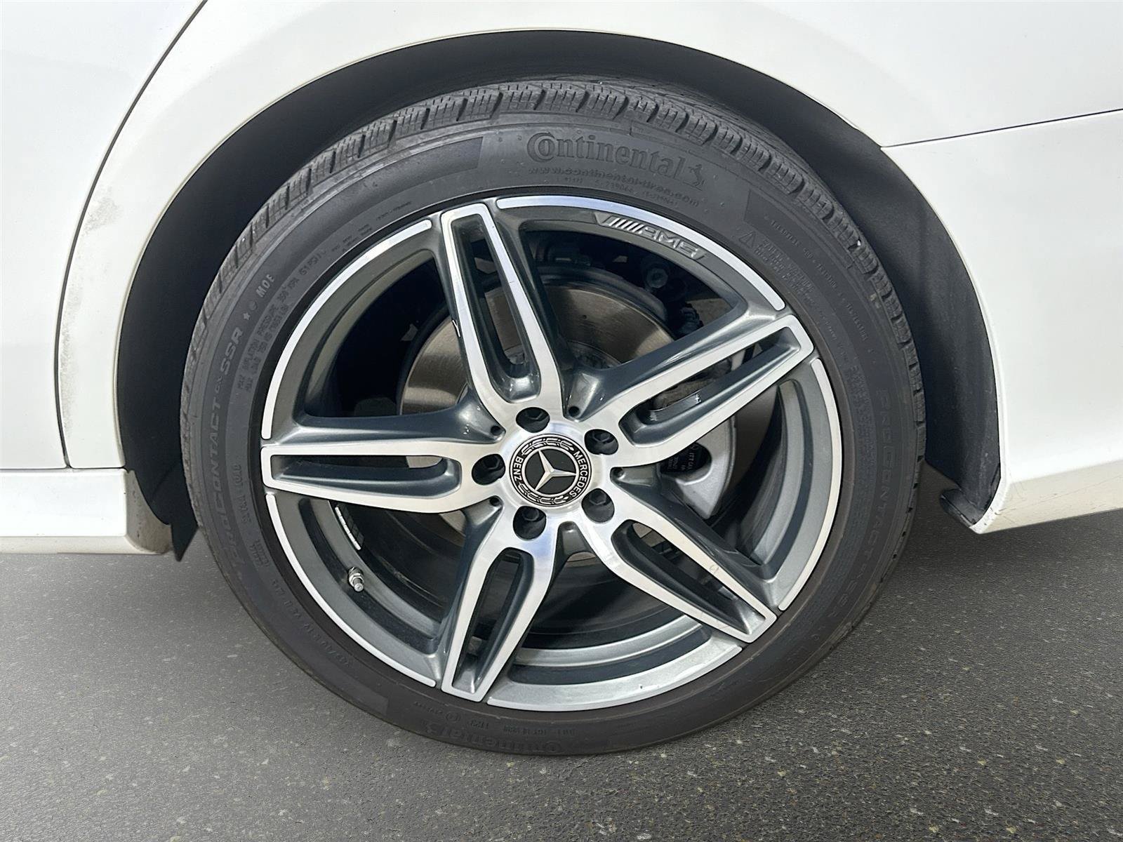 Certified 2019 Mercedes-Benz E 300 4MATIC image 6