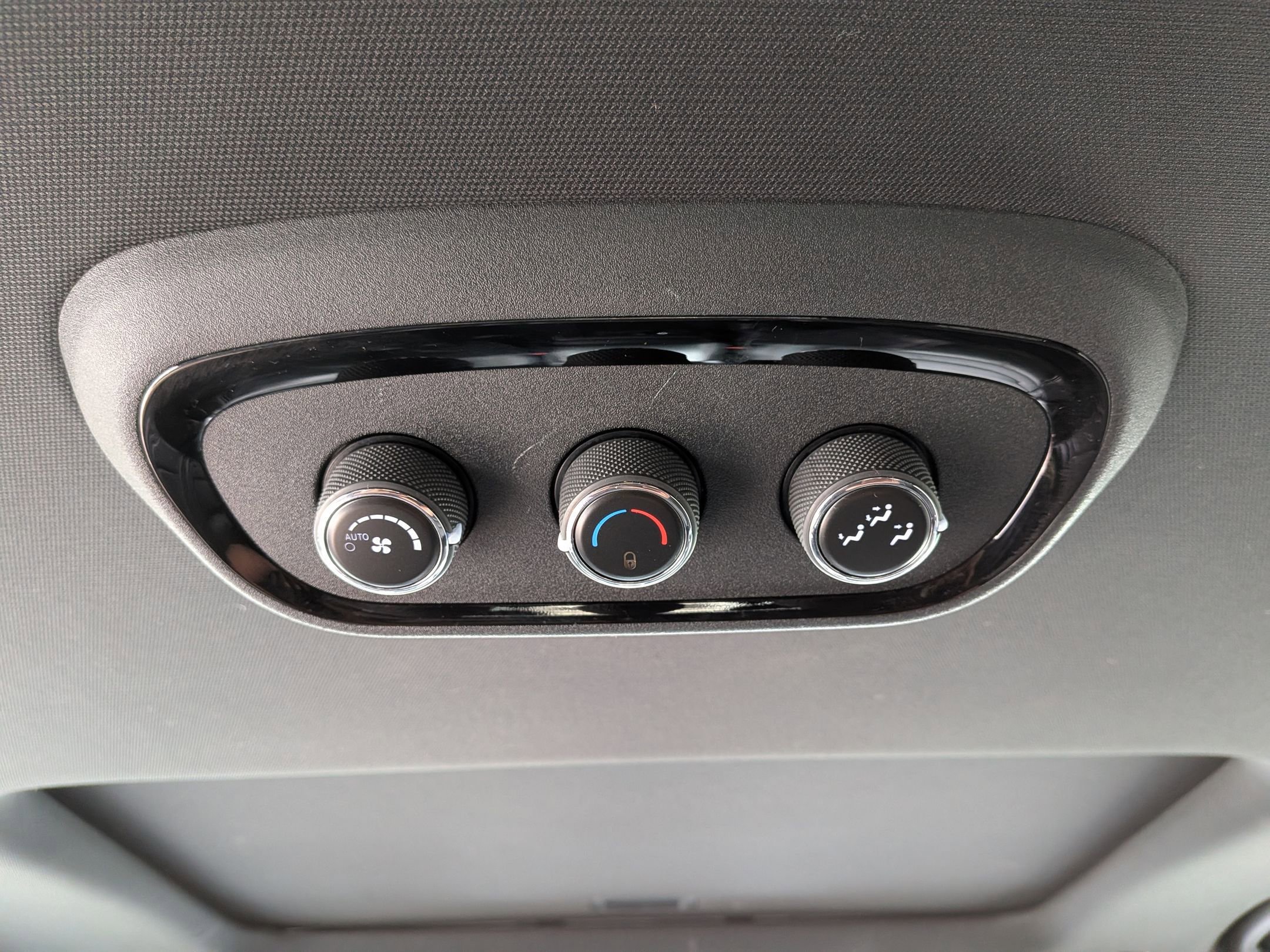 Used 2024 Dodge Durango GT image 33