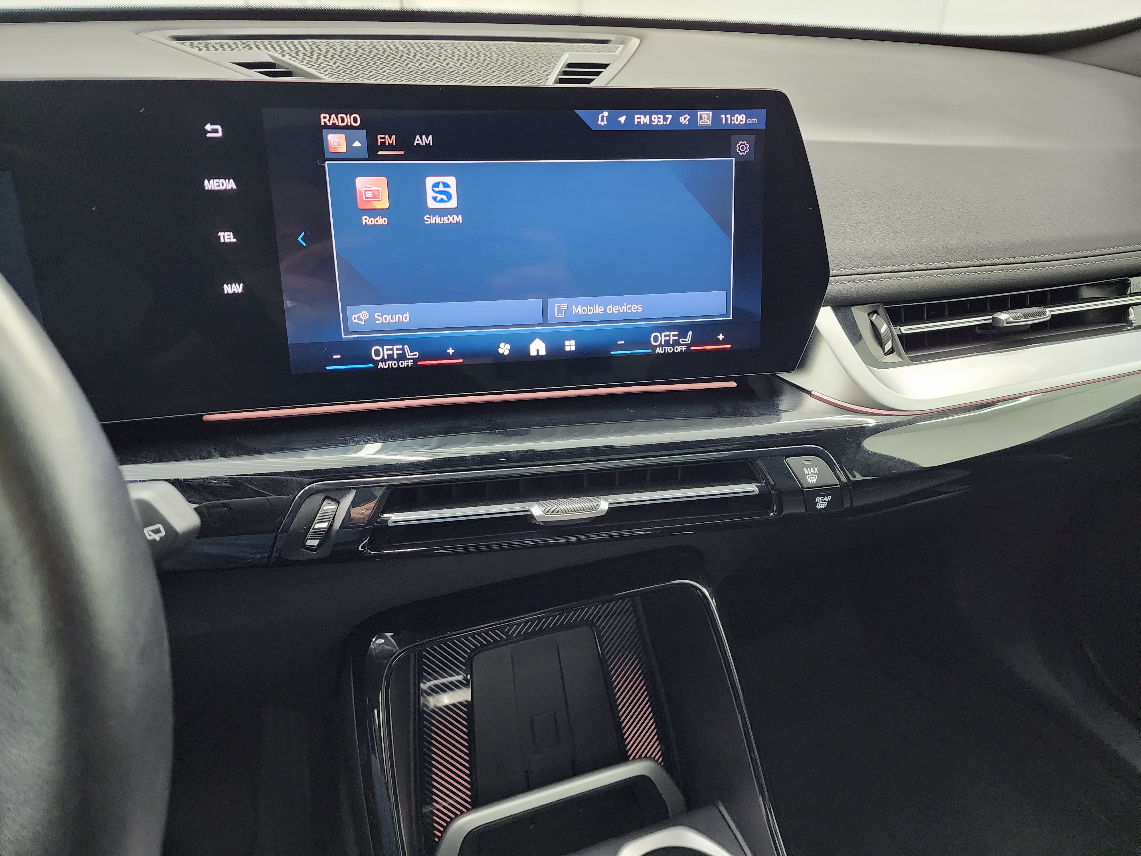 Used 2025 BMW X1 xDrive28i AWD/4WD image 11