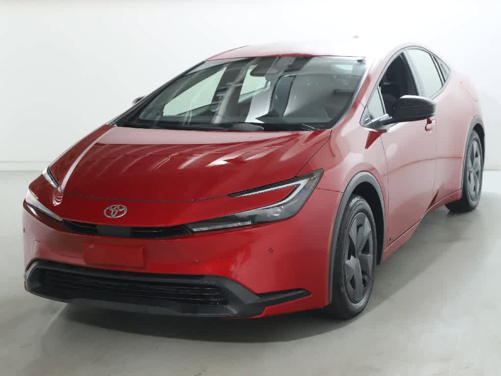Used 2025 Toyota Prius LE AWD/4WD image 1