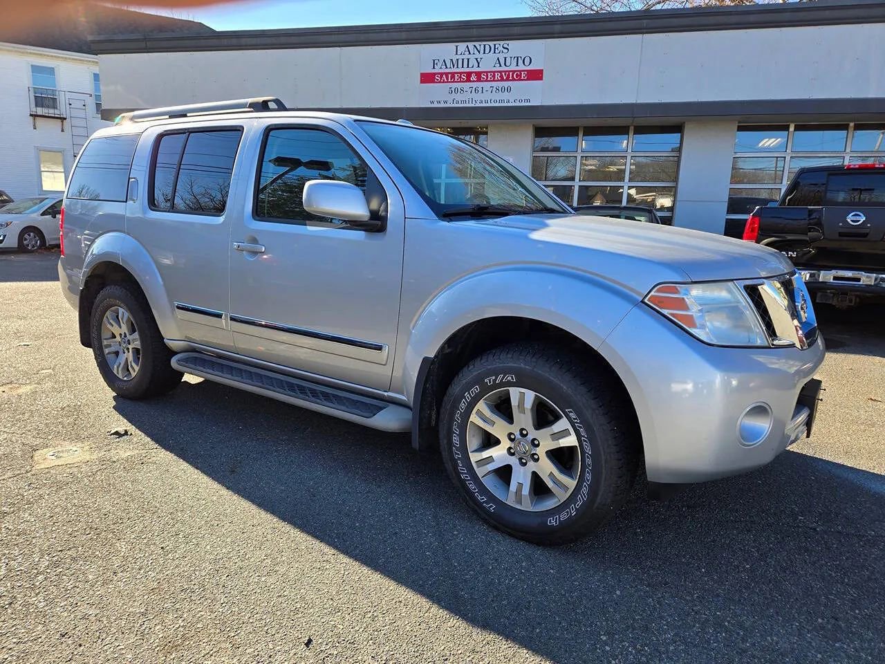 Used 2011 Nissan Pathfinder Silver image 18