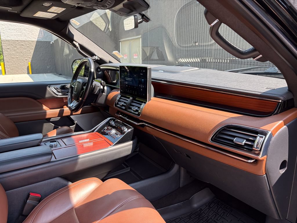 Certified 2022 Lincoln Navigator L Reserve AWD/4WD image 40