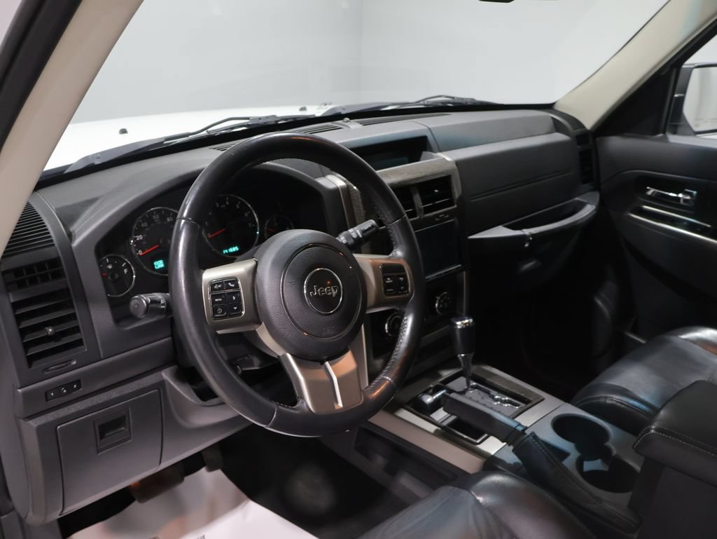 Used 2012 Jeep Liberty Limited Jet w/ Trailer Tow Class III Group AWD/4WD image 15