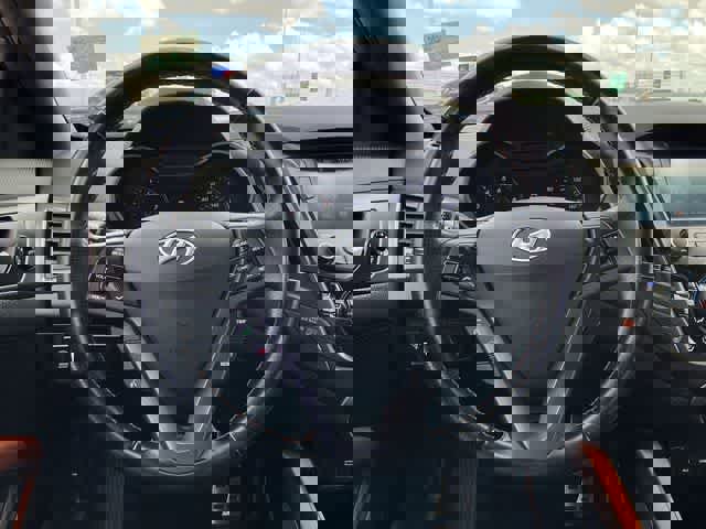 Used 2017 Hyundai Veloster Turbo image 18