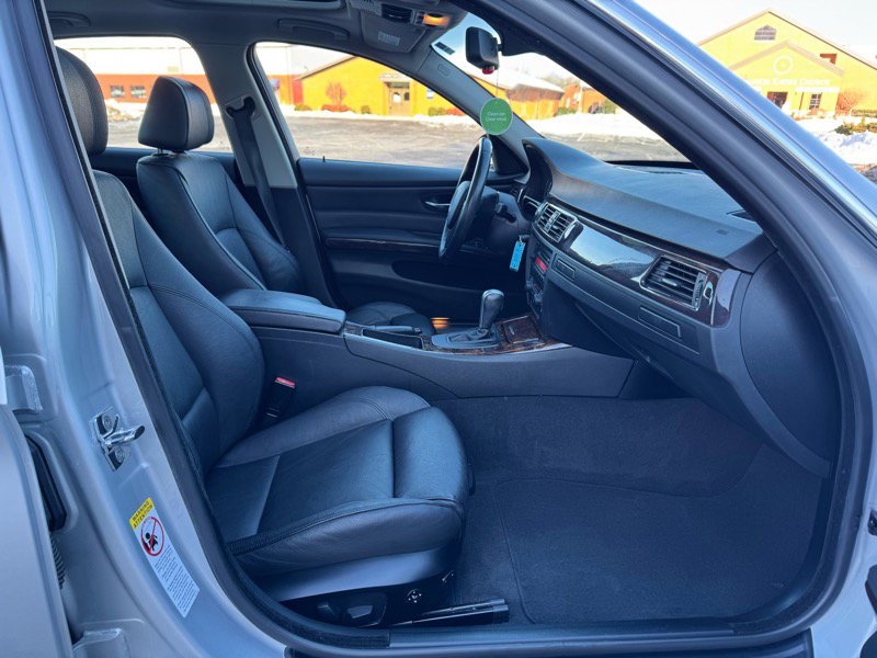 Used 2006 BMW 330i Sedan image 9