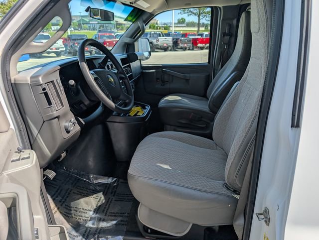 Used 2016 Chevrolet Express 3500 LT w/ LT Preferred Equipment Group RWD image 2