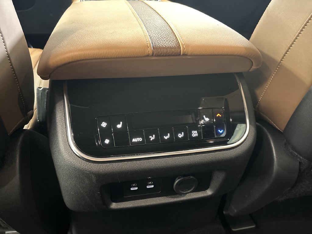 Certified 2025 Nissan Armada Platinum Reserve AWD/4WD image 21