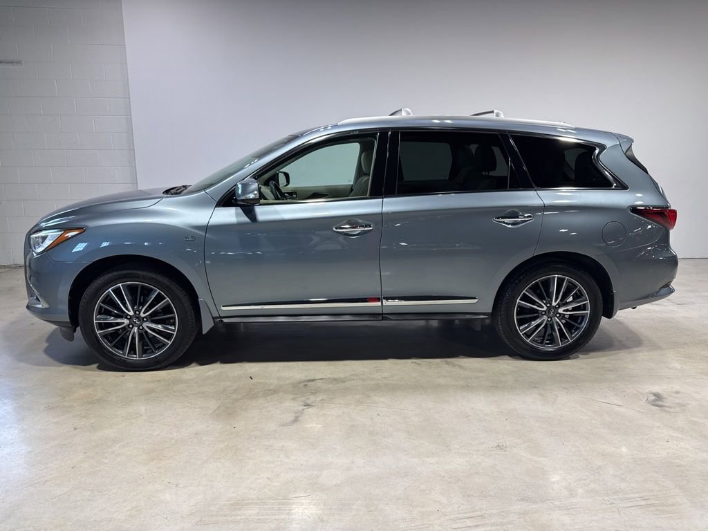 Used 2017 INFINITI QX60 Luxe w/ Deluxe Technology Package AWD/4WD image 4