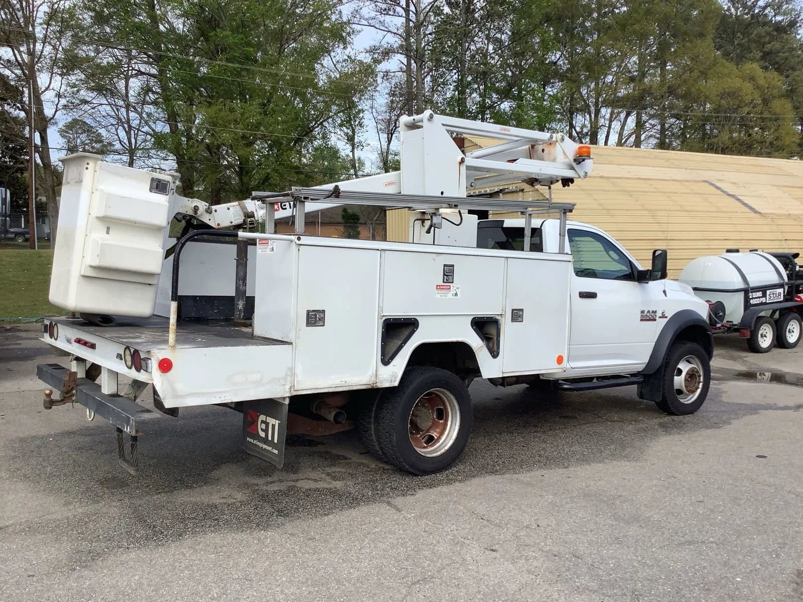 Used 2015 RAM 5500 Tradesman w/ Cold Weather Group AWD/4WD image 4