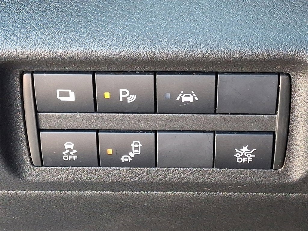 Used 2020 Nissan Kicks S image 24