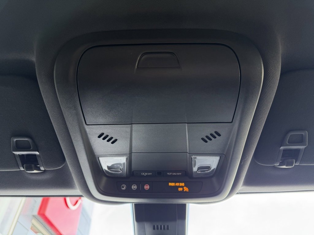 Used 2022 Chevrolet Equinox RS w/ RS Leather Package image 29