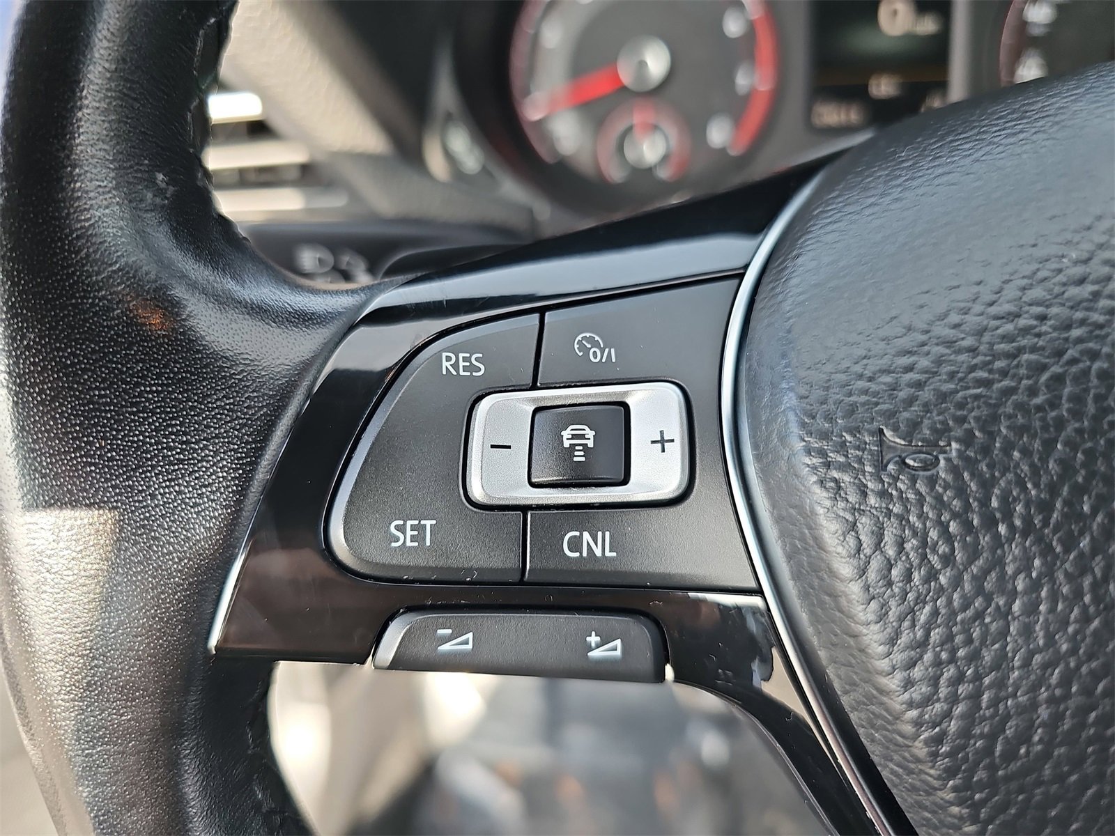 Used 2021 Volkswagen Passat 2.0T R-Line image 16