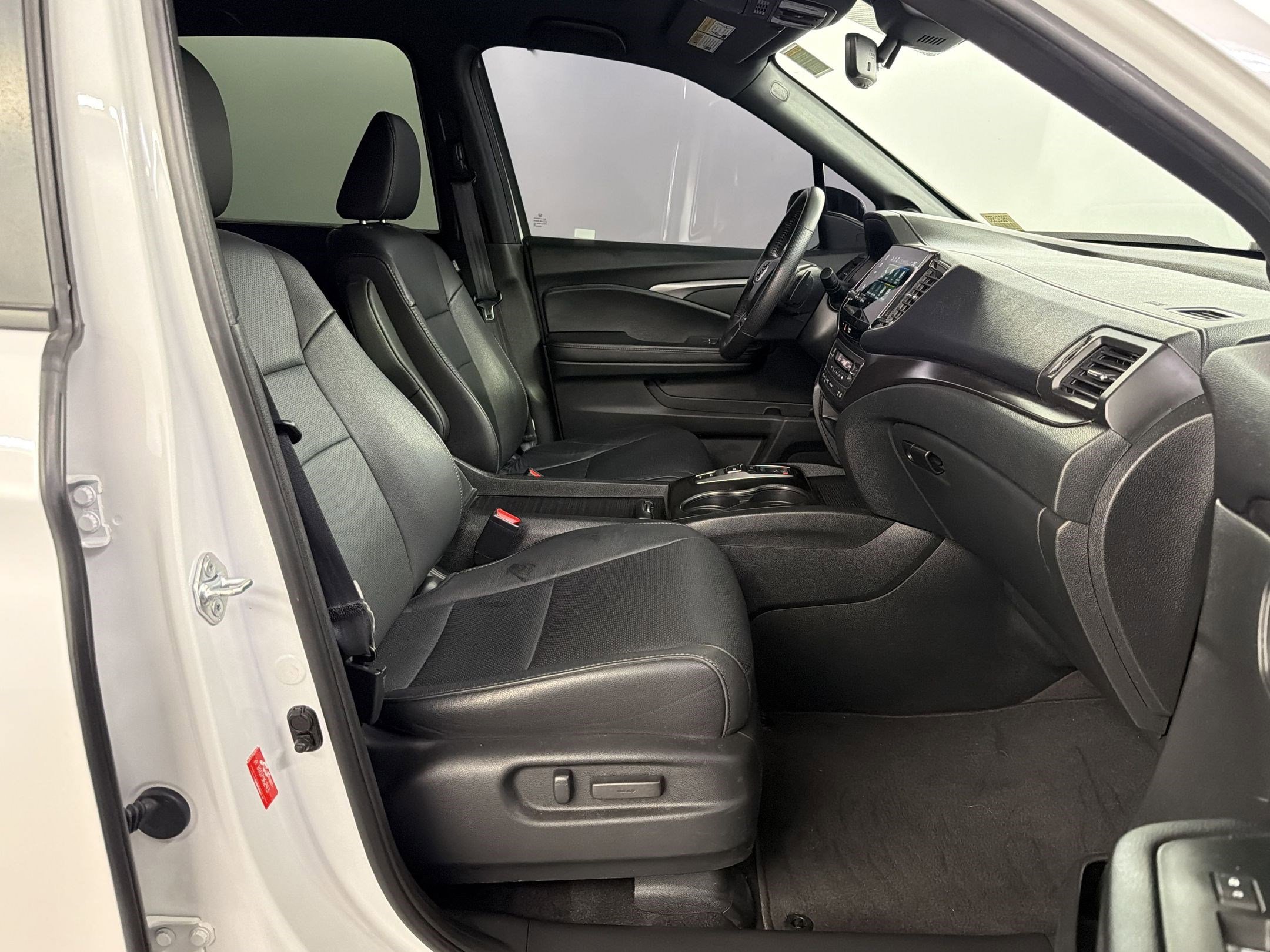 Certified 2023 Honda Passport EX-L image 33