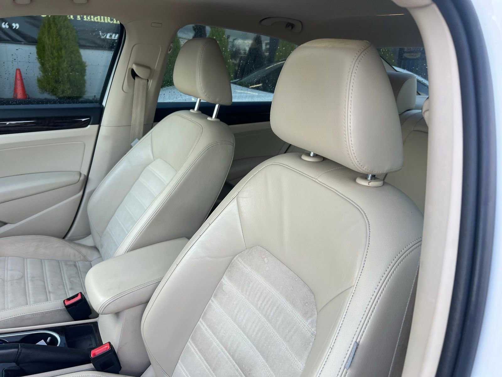 Used 2014 Volkswagen Passat 1.8T SEL Premium image 11