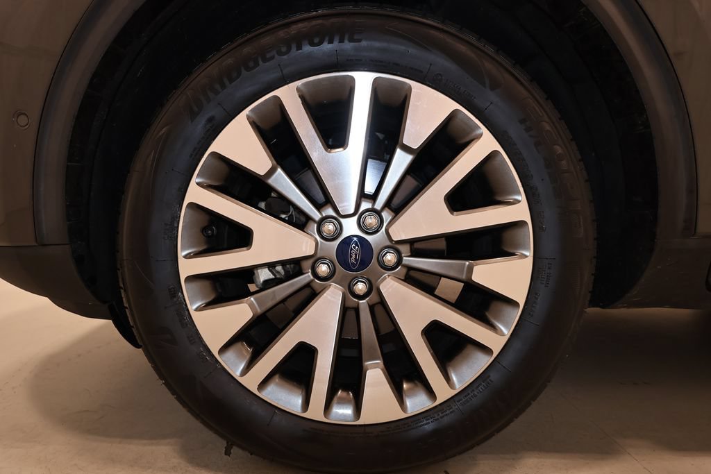 Certified 2020 Ford Escape Titanium w/ Titanium Premium Package 2.0 AWD/4WD image 43
