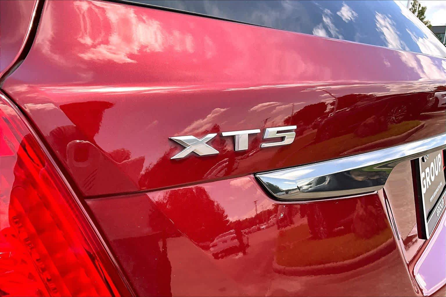 Used 2017 Cadillac XT5 Luxury w/ Driver Awareness Package FWD image 29