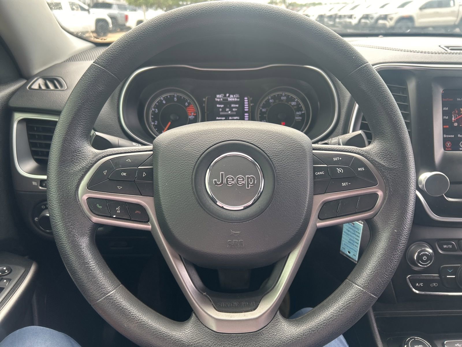 Used 2020 Jeep Cherokee Latitude AWD/4WD image 16