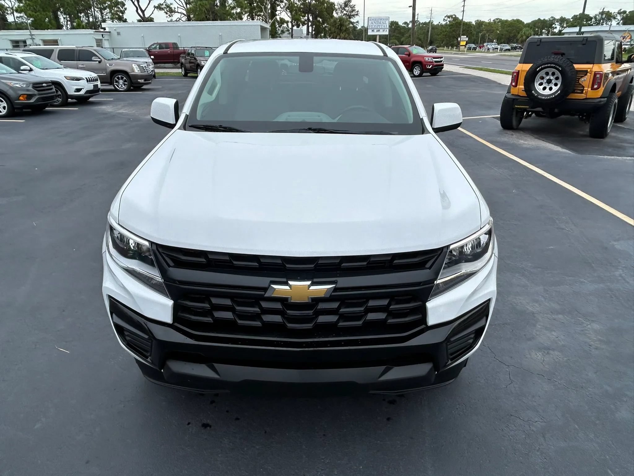 Used 2021 Chevrolet Colorado W/T w/ Custom Special Edition RWD image 9