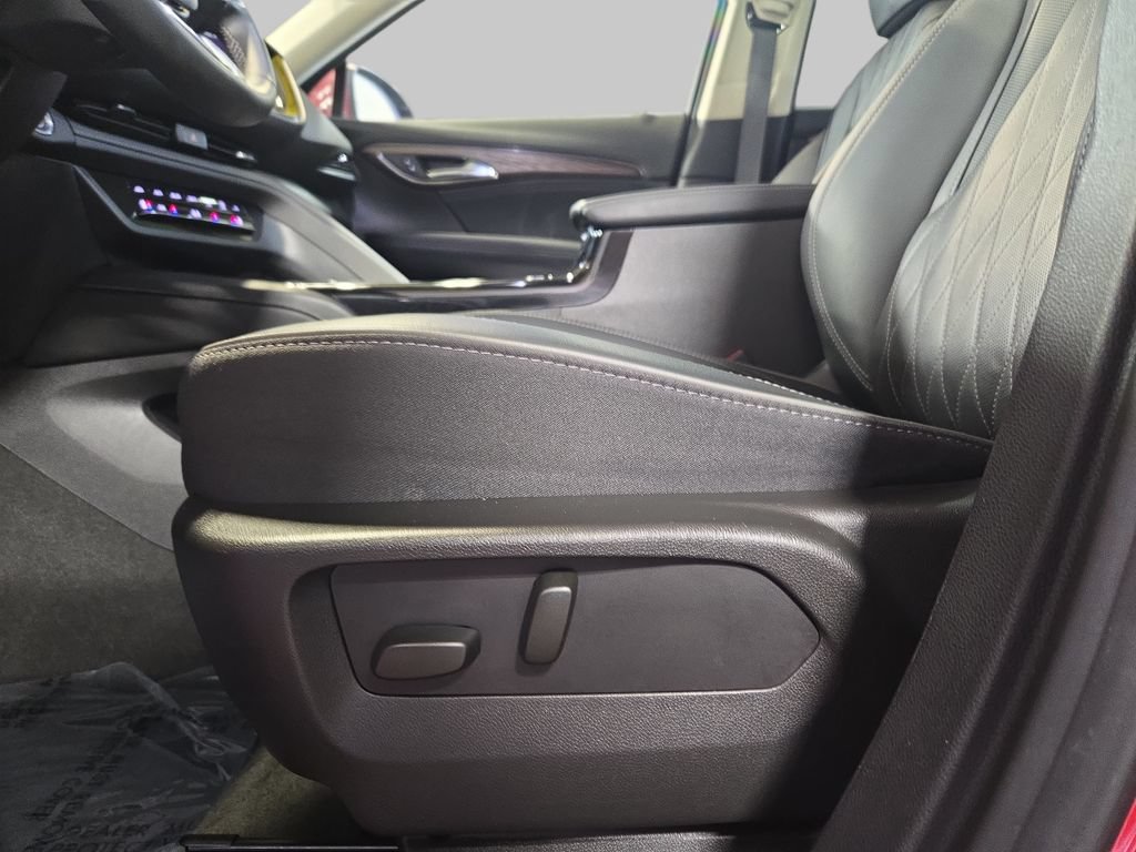 Used 2023 Buick Envision Avenir AWD/4WD image 29