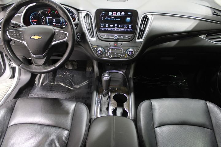 Used 2018 Chevrolet Malibu Premier w/ Premier Sun and Wheel Package image 2