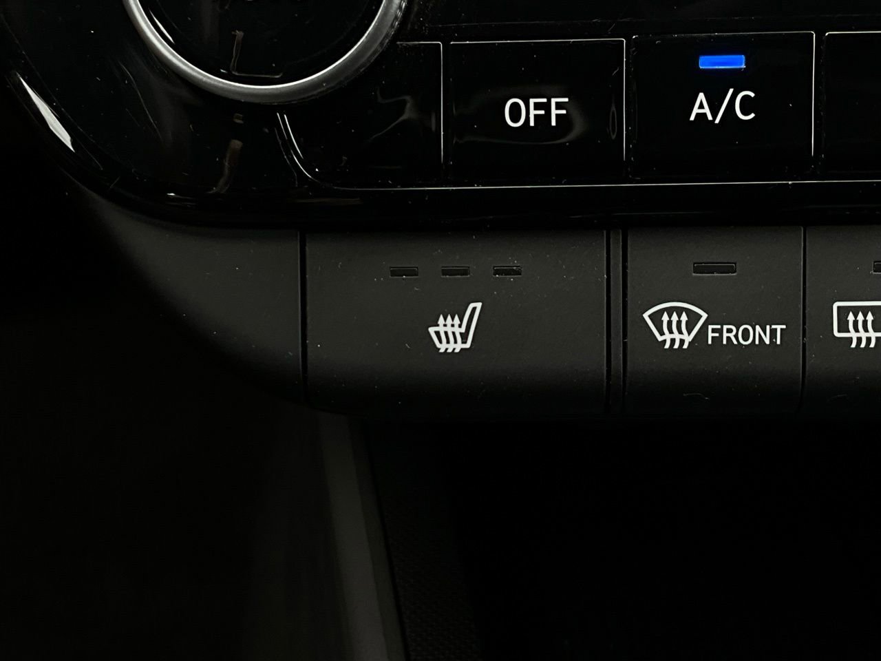 Used 2025 Hyundai Elantra SEL image 28