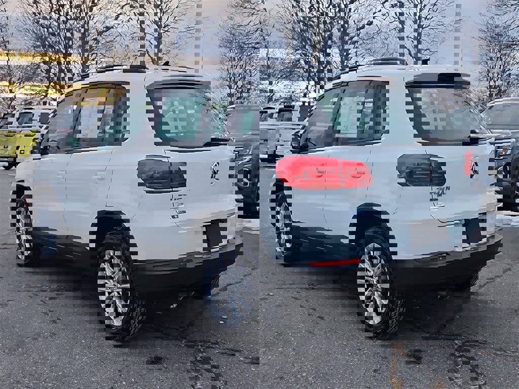 Used 2017 Volkswagen Tiguan Limited w/ Premium Package image 4