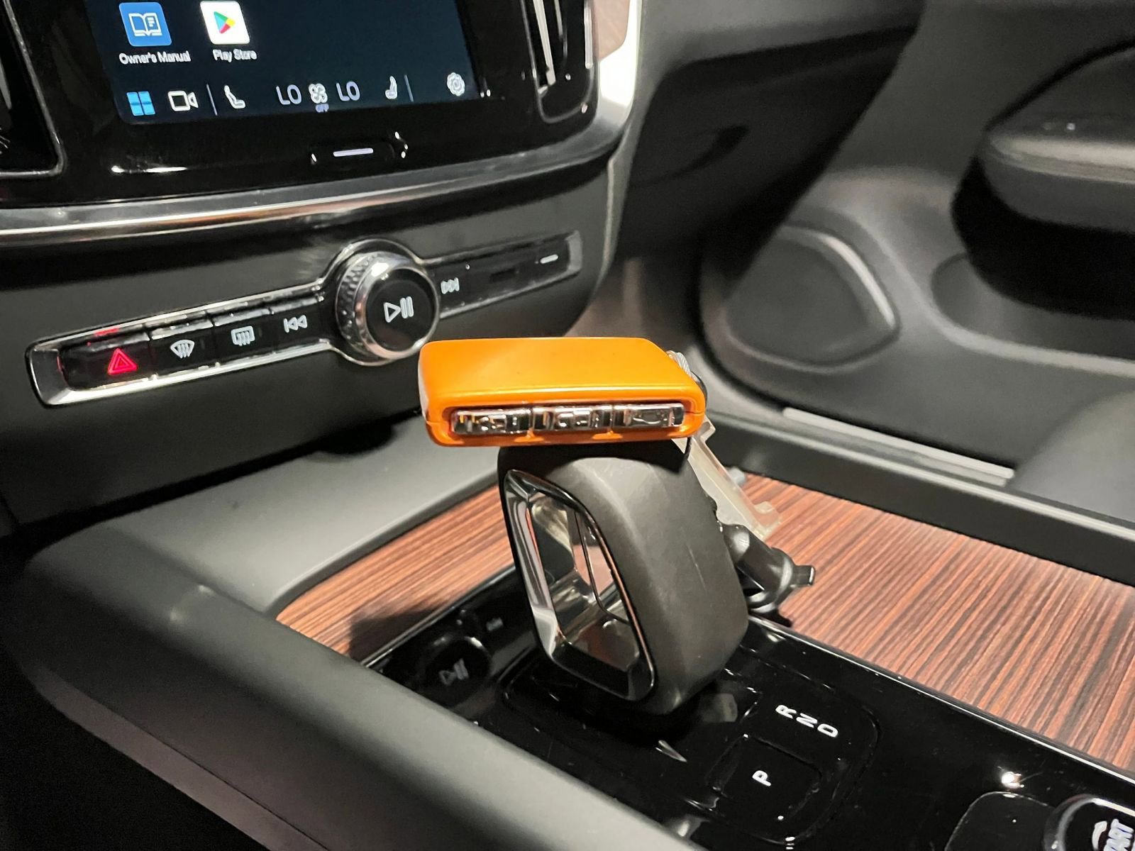 Used 2025 Volvo V60 B5 Cross Country Plus image 23