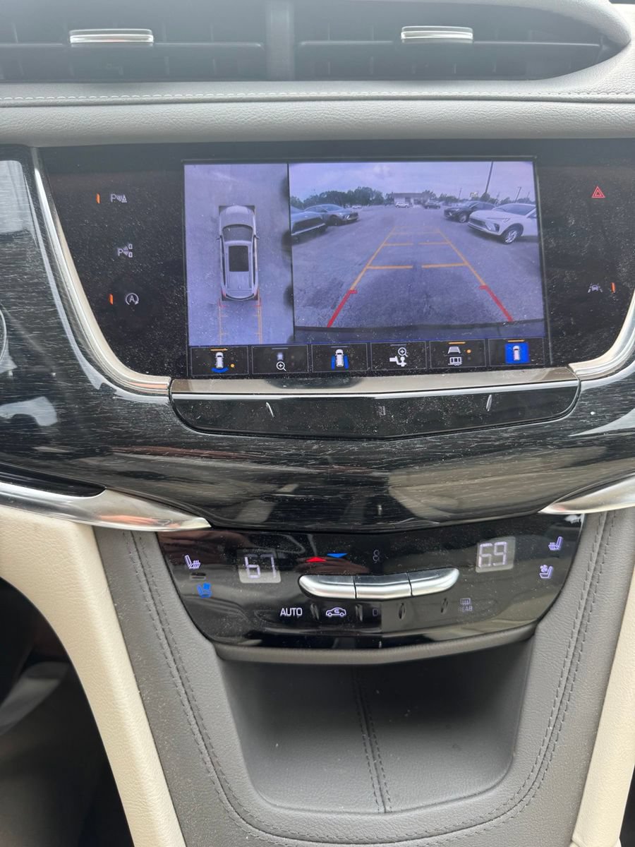 Certified 2021 Cadillac XT6 Premium Luxury AWD/4WD image 15