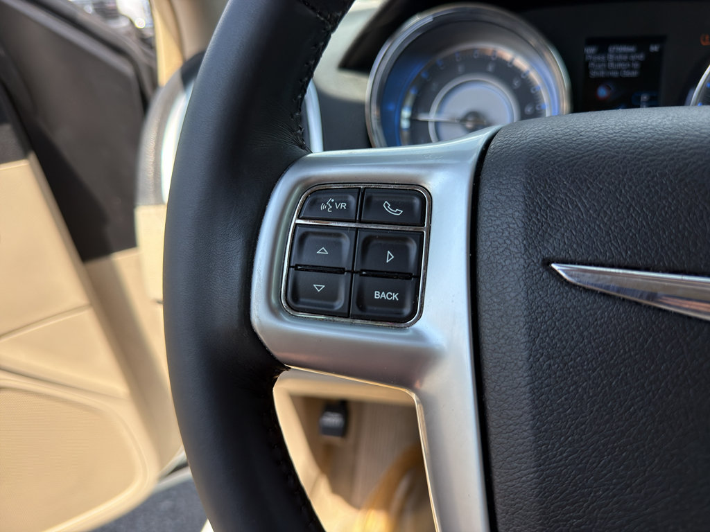 Used 2013 Chrysler 300 RWD image 12