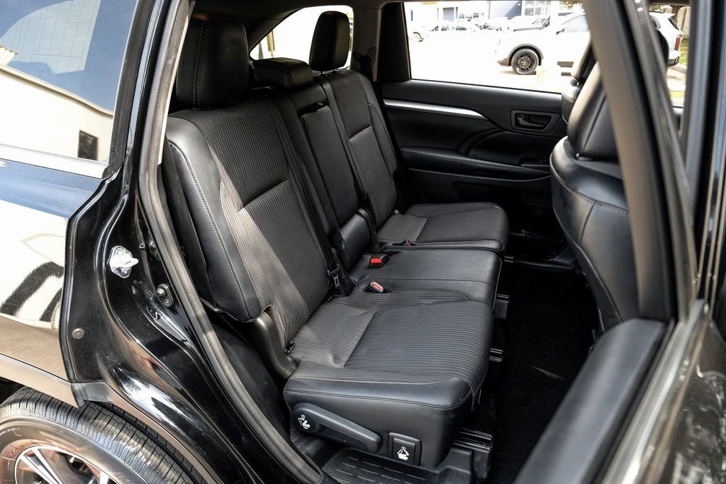 Used 2017 Toyota Highlander Plus image 45