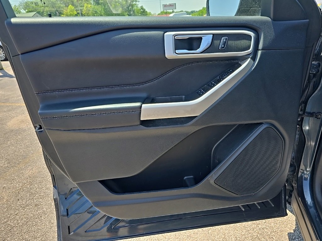 Used 2023 Ford Explorer XLT w/ Equipment Group 202A image 14