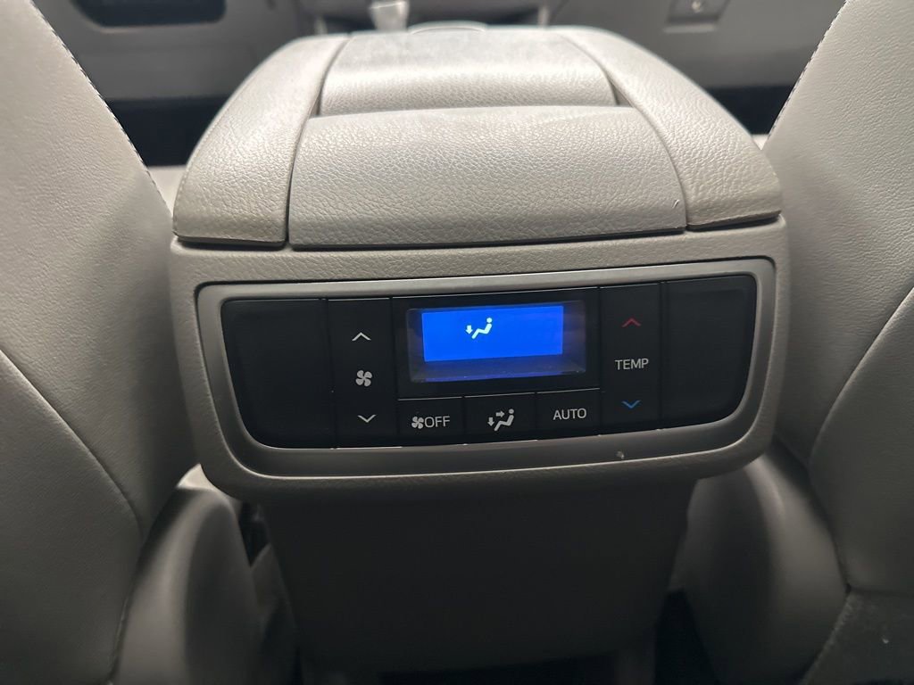 Used 2019 Toyota Highlander Limited image 24