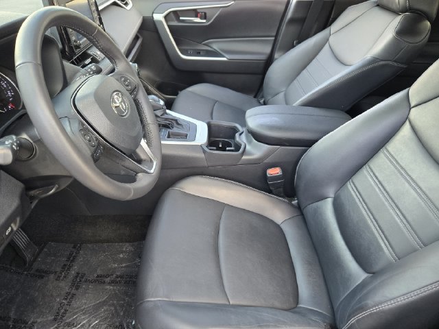 Used 2022 Toyota RAV4 XLE Premium FWD image 7