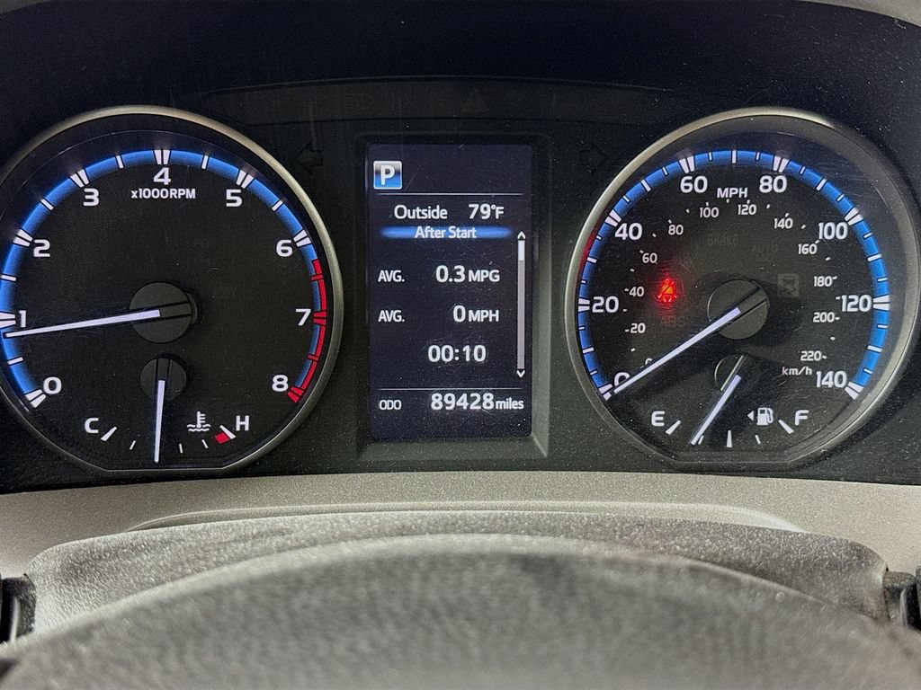 Used 2018 Toyota RAV4 XLE AWD/4WD image 32