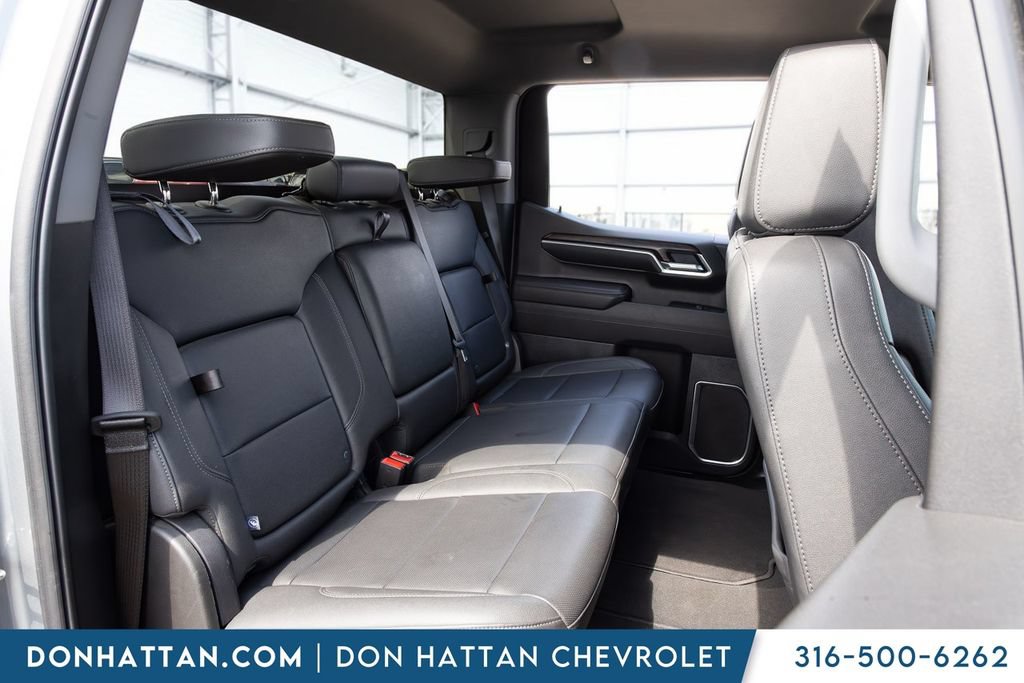Used 2025 GMC Sierra 1500 SLT AWD/4WD image 17