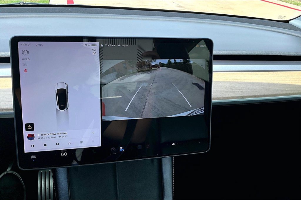 Used 2022 Tesla Model Y Performance AWD/4WD image 29