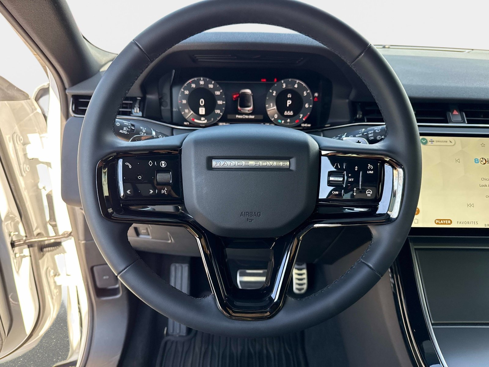 Used 2024 Land Rover Range Rover Evoque Dynamic SE AWD/4WD image 28