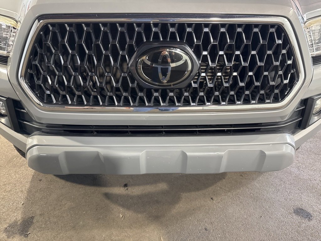Used 2019 Toyota Tacoma TRD Sport image 5