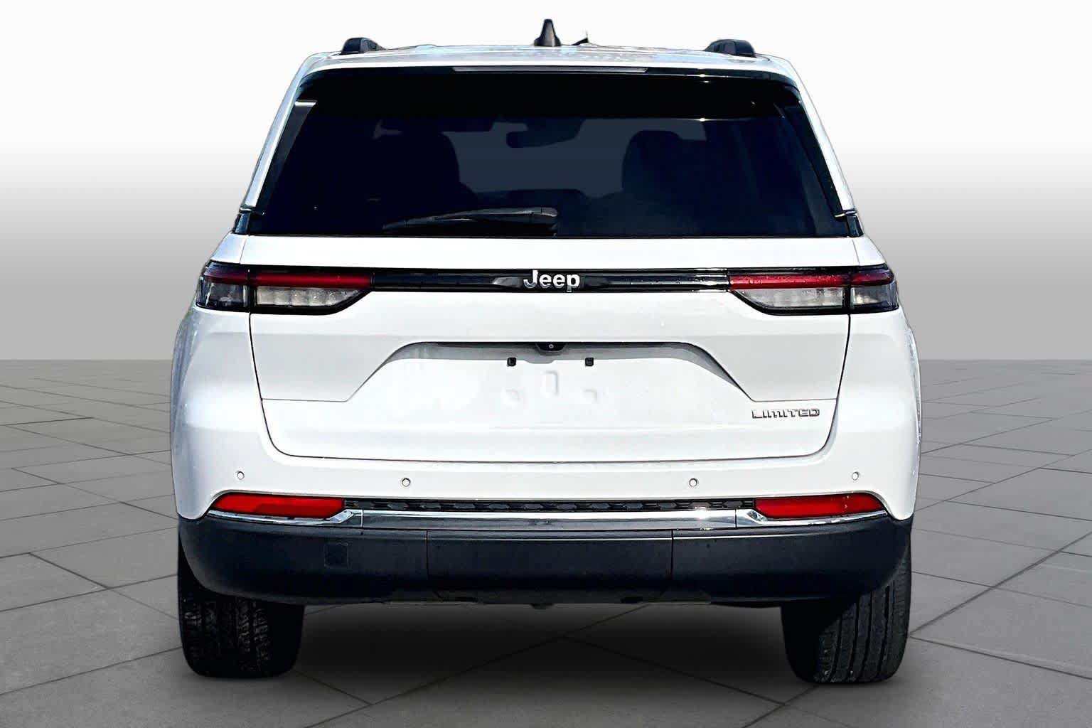 Used 2022 Jeep Grand Cherokee Limited RWD image 5