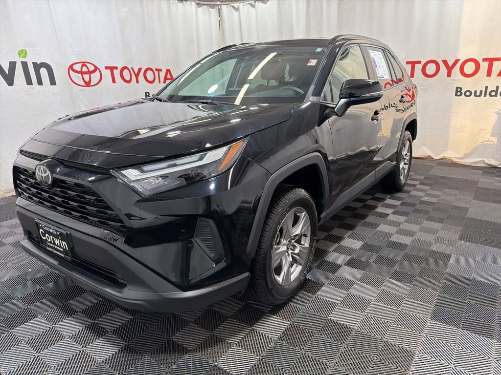 Used 2025 Toyota RAV4 XLE AWD/4WD image 3