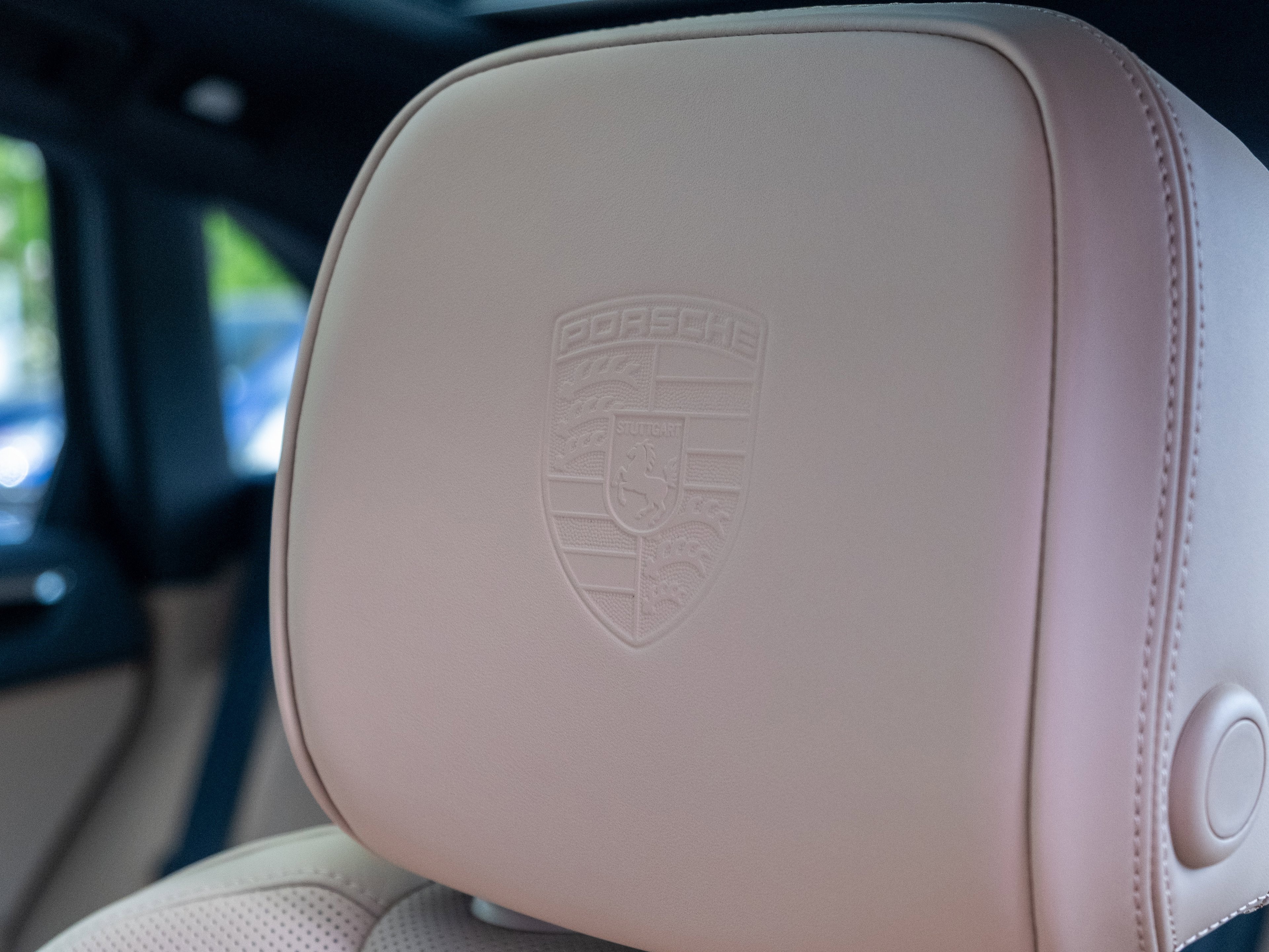Certified 2025 Porsche Macan image 18