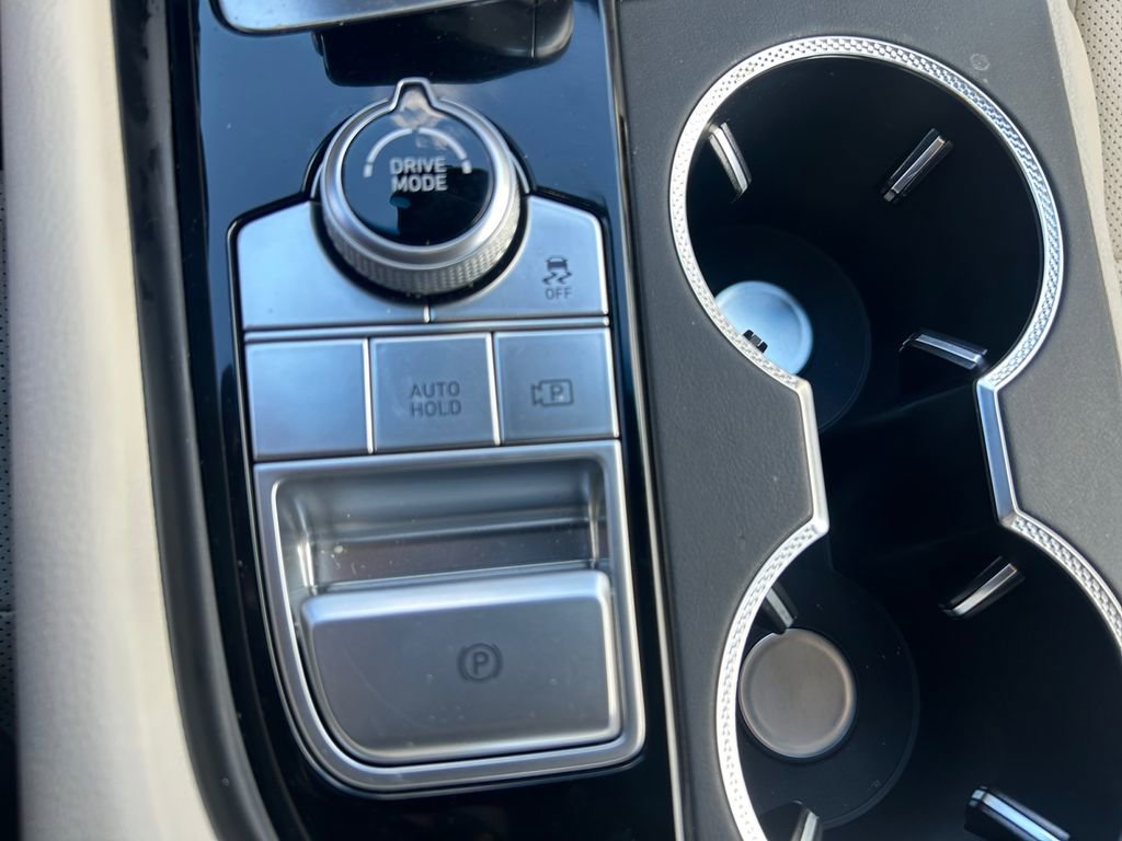 Used 2026 Genesis G70 2.5T image 22