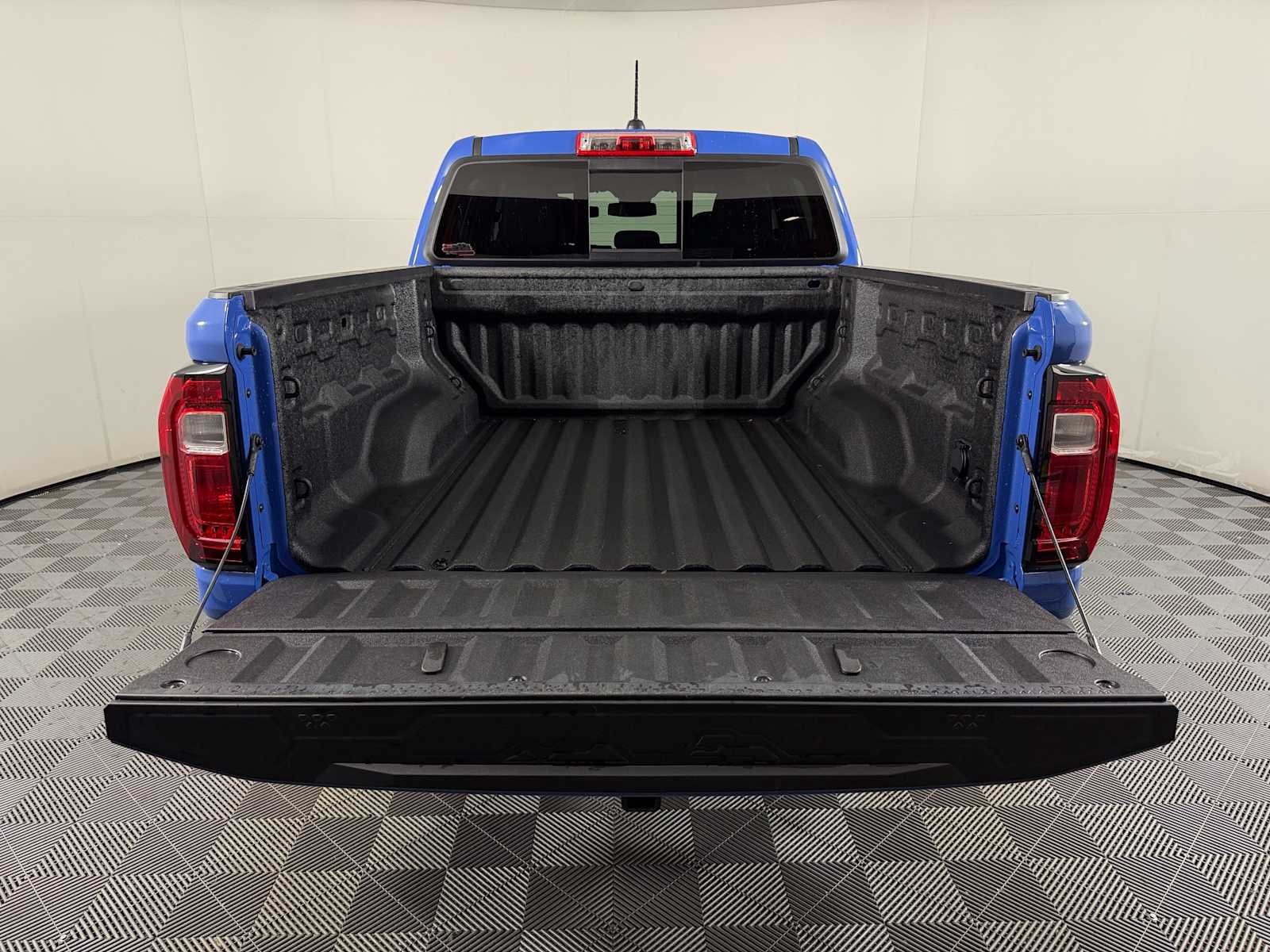 Certified 2025 GMC Canyon Elevation w/ Convenience Package AWD/4WD image 16