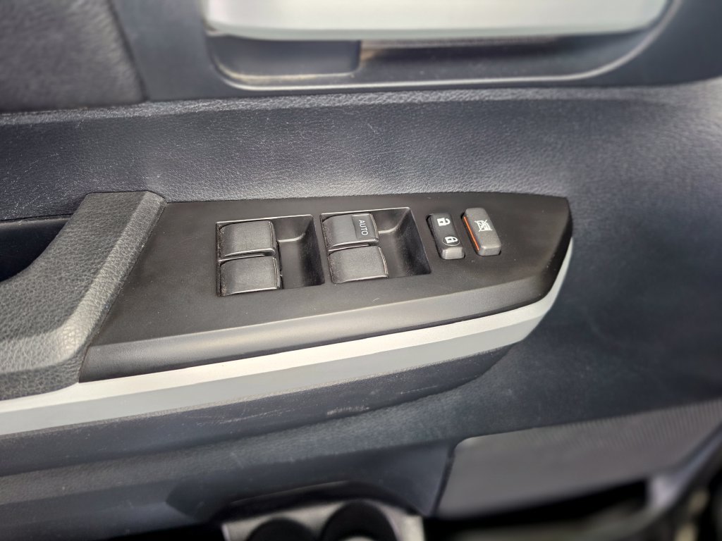 Used 2018 Toyota Tundra SR5 AWD/4WD image 21