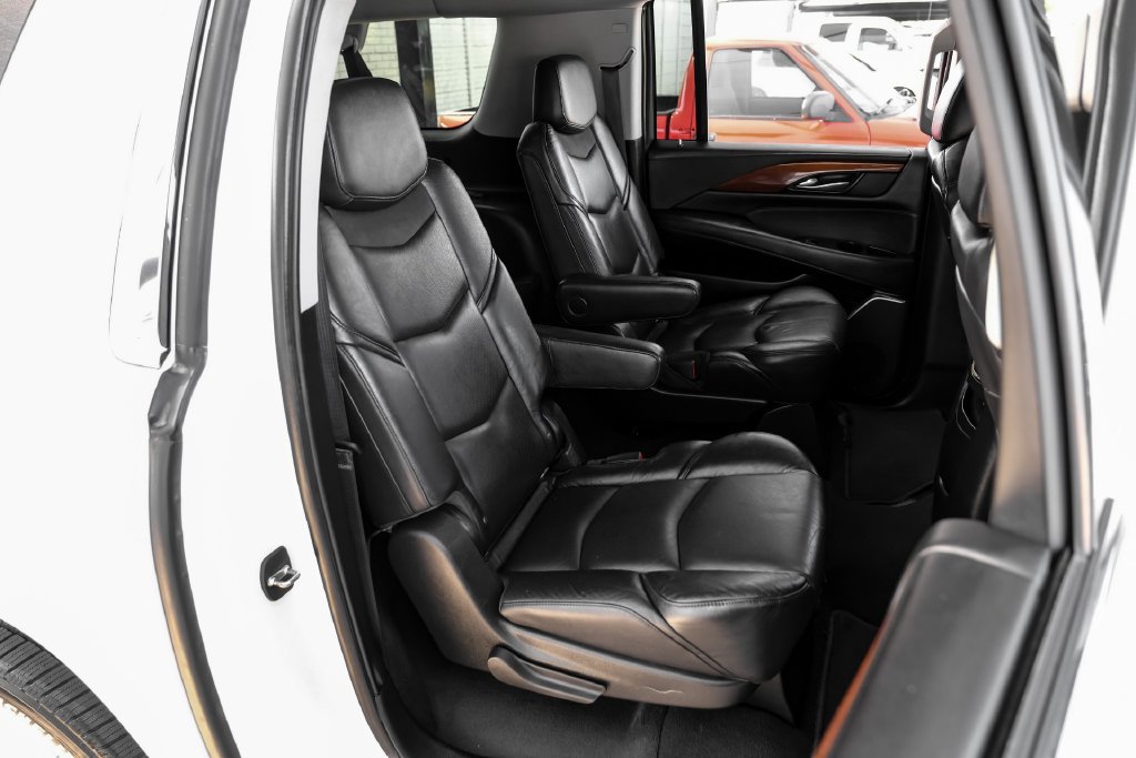 Used 2019 Cadillac Escalade ESV Premium Luxury RWD image 38