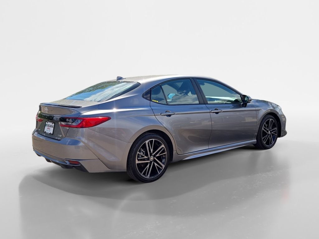 Used 2025 Toyota Camry XSE FWD image 5