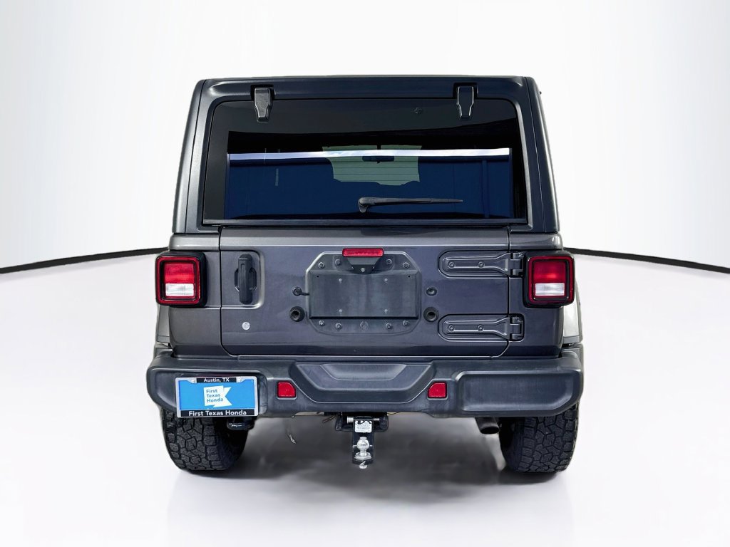 Used 2018 Jeep Wrangler Unlimited Sahara AWD/4WD image 7