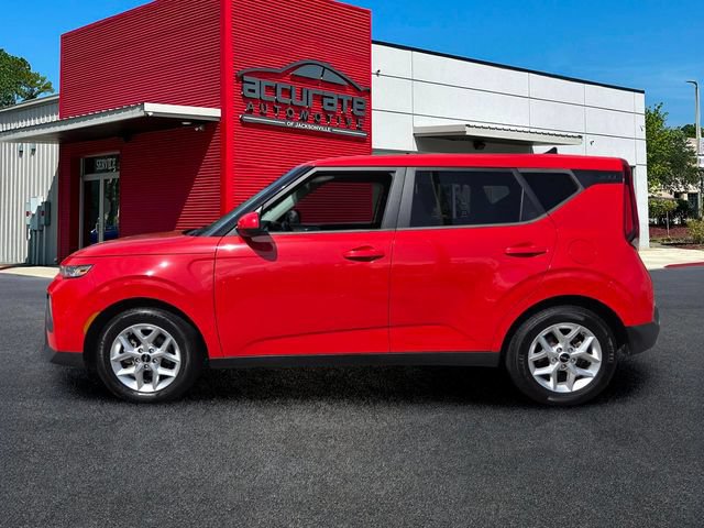 Used 2022 Kia Soul LX w/ Technology Package FWD image 2